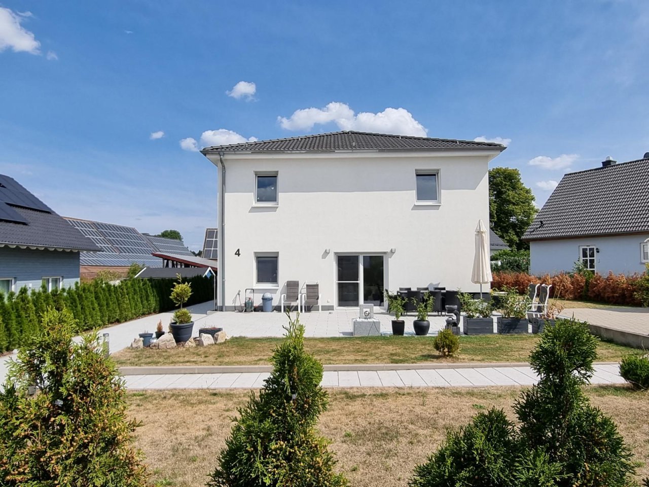 VERKAUFT - DIE Alternative zum Neubau! Modernes Einfamilienhaus Bj. 2015 in Coburg-Scheuerfeld!