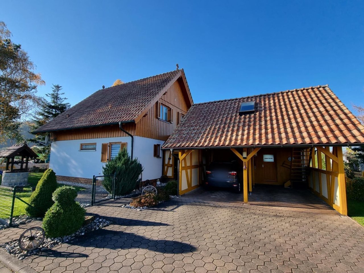 VERKAUFT - Baujahr 2000 - Ein Einfamilienhaus wie im Bilderbuch, in Ortsrandlage, einzugsfertig!