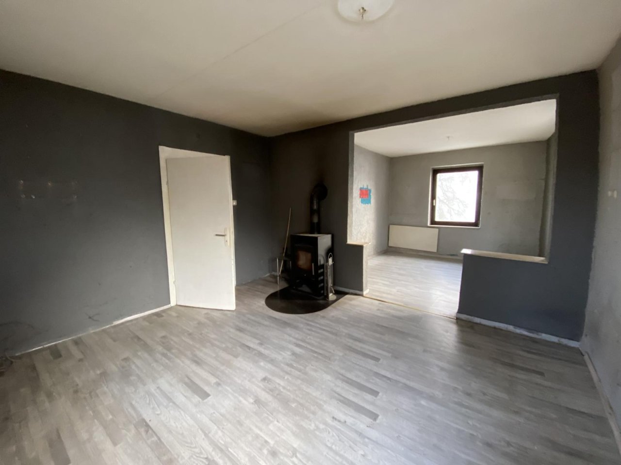 VERKAUFT - Massives Einfamilienhaus mit tollem Fernblick!