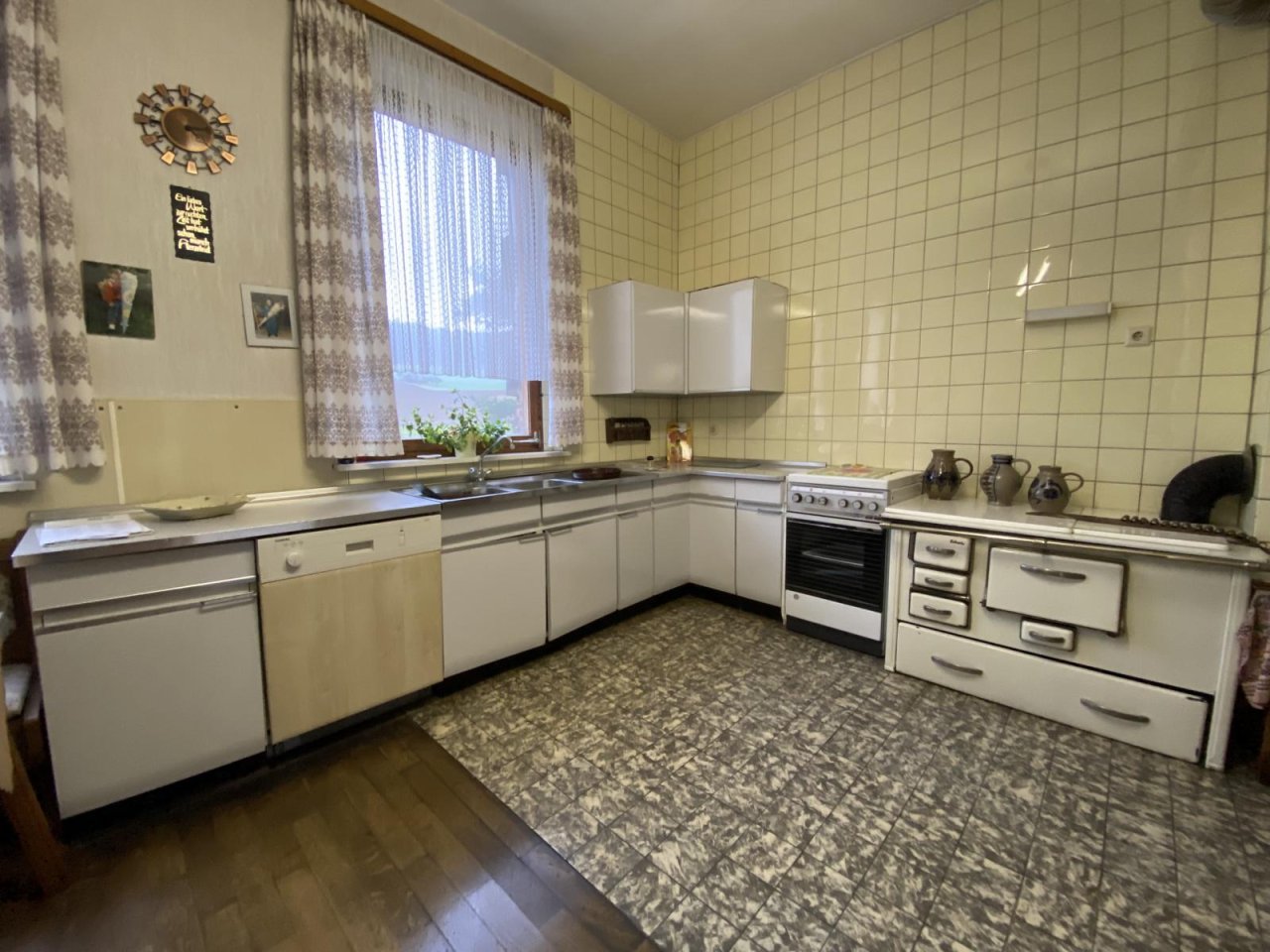 VERKAUFT - Jede Menge Platz und viele Möglichkeiten in historischem Anwesen!