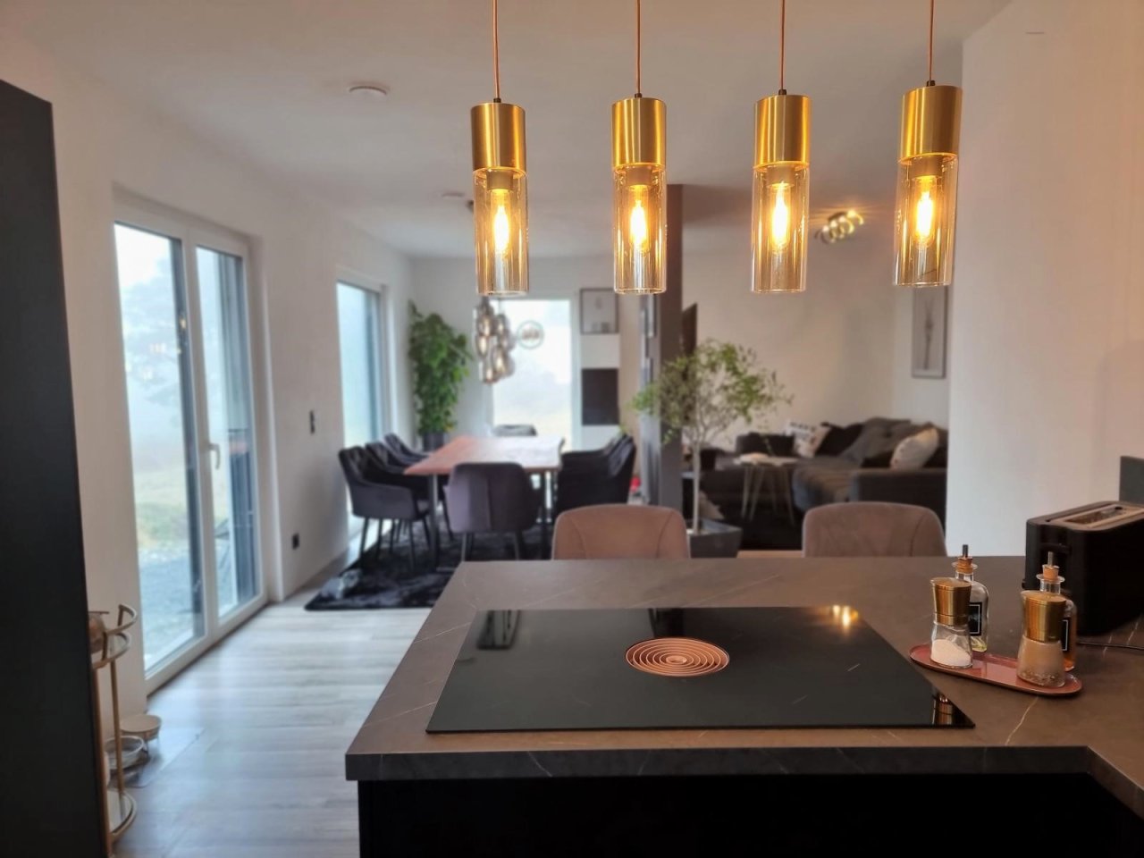 VERKAUFT - Glückseligkeit in Ihren NEUEN 4 Wänden!