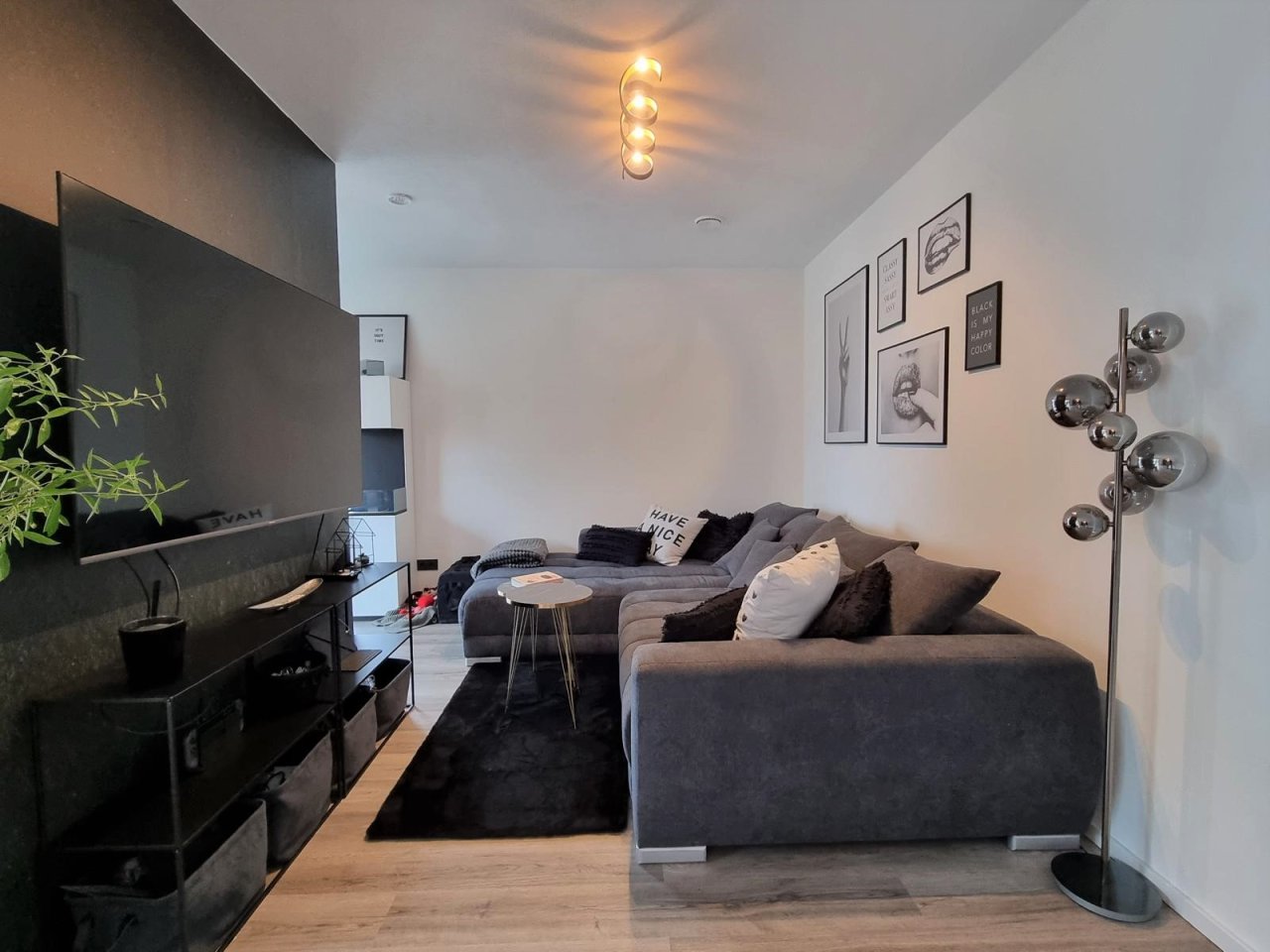 VERKAUFT - Glückseligkeit in Ihren NEUEN 4 Wänden!