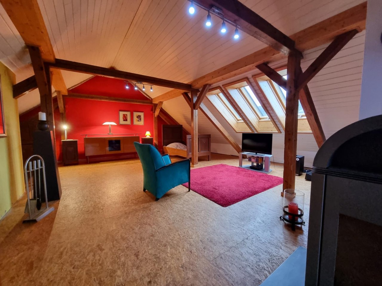  Wohnhaus in Top-Zustand auf ca. 1.200 m² Grund, Nähe Coburg!