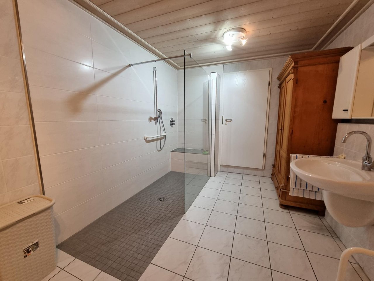  Wohnhaus in Top-Zustand auf ca. 1.200 m² Grund, Nähe Coburg!