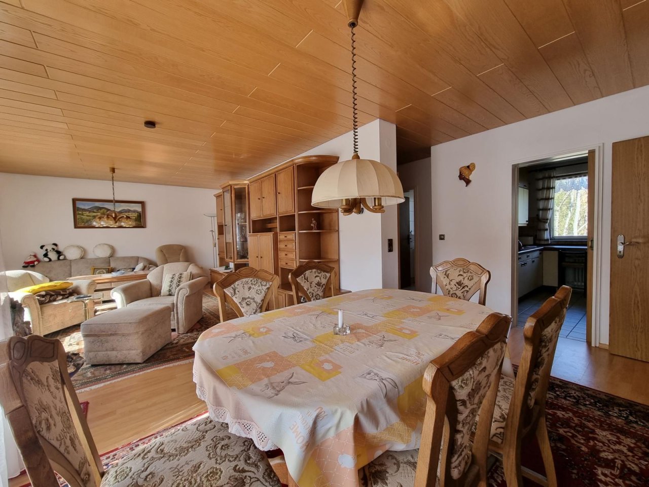 VERKAUFT - TOP-3-Zi.-Wohnung mit 2 Balkonen, 2 Bädern und herrlichem Veste-Blick!