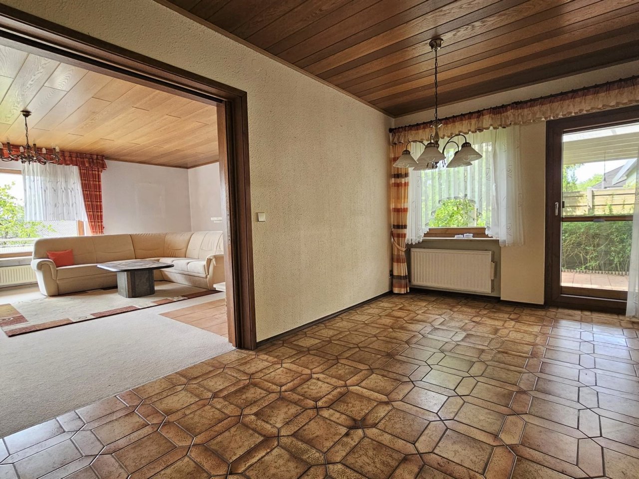 VERKAUFT-TOP Lage - Ihr neues Eigenheim mit großem Potential!