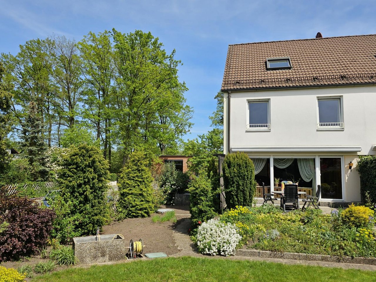 VERKAUFT - Gelegenheit! Stadtnah, im Grünen! Reihenendhaus im begehrten Nürnberger Süden!