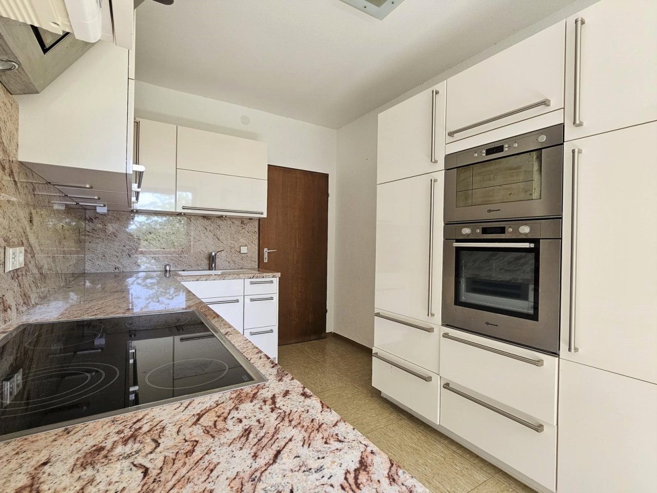 VERKAUFT-Familienparadies mit Weitblick: Ein- bis Zweifamilienhaus mit traumhaftem Garten