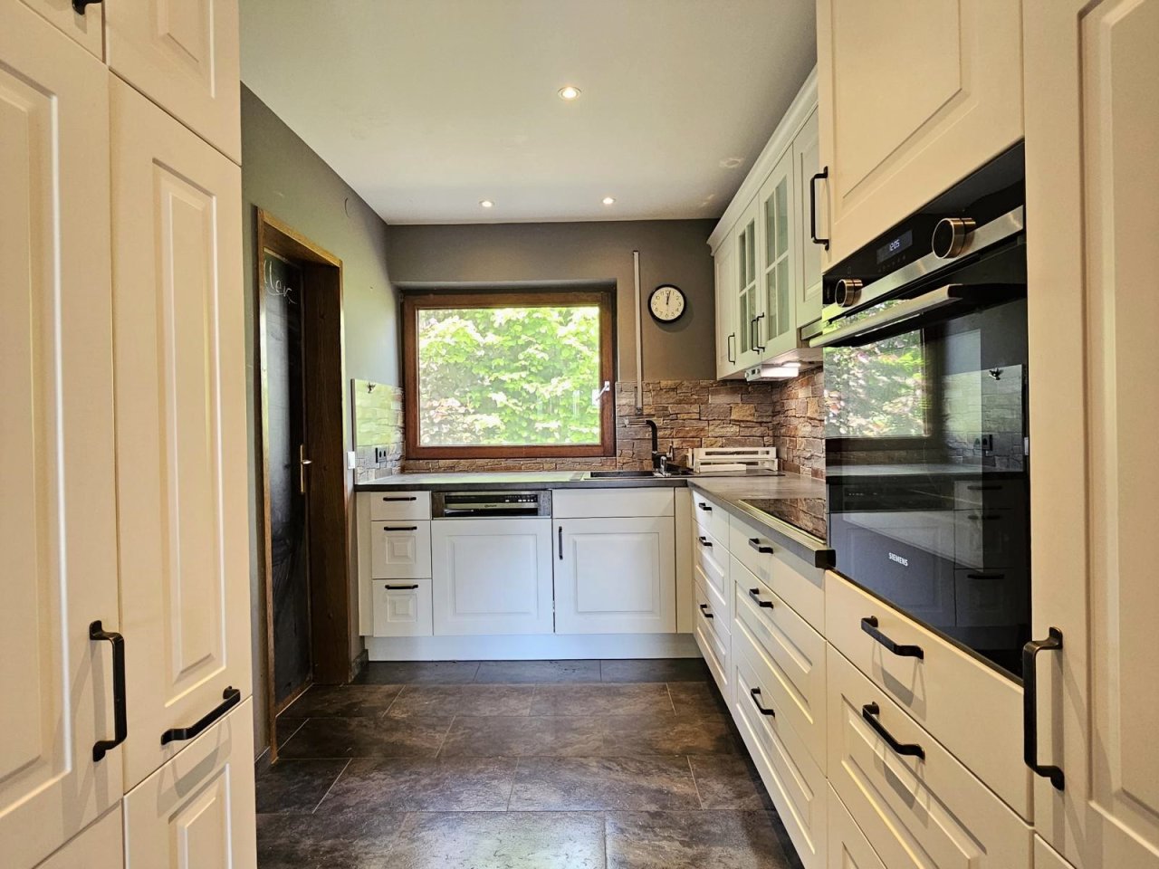 VERKAUFT-Familienparadies mit Weitblick: Ein- bis Zweifamilienhaus mit traumhaftem Garten