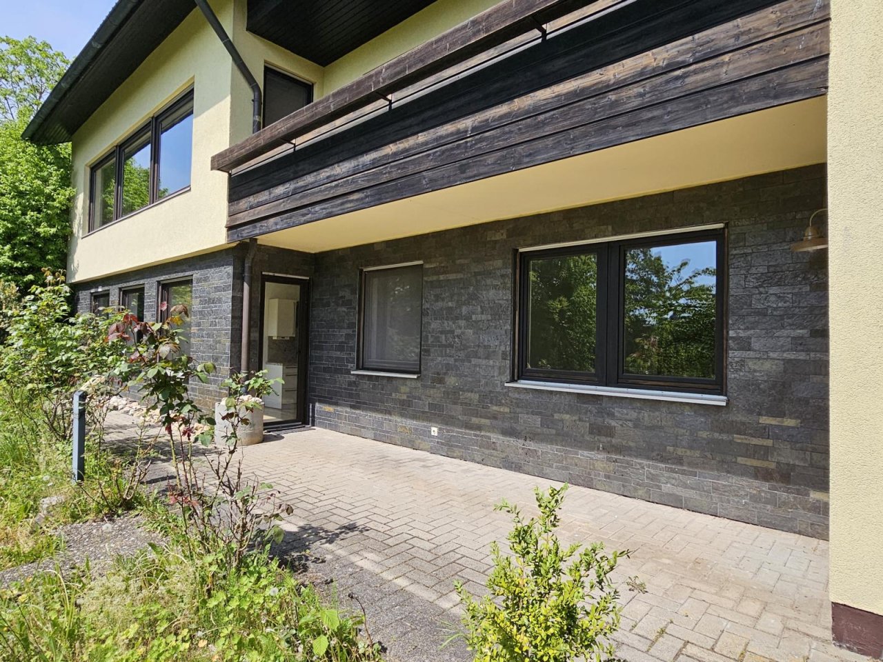 VERKAUFT-Familienparadies mit Weitblick: Ein- bis Zweifamilienhaus mit traumhaftem Garten