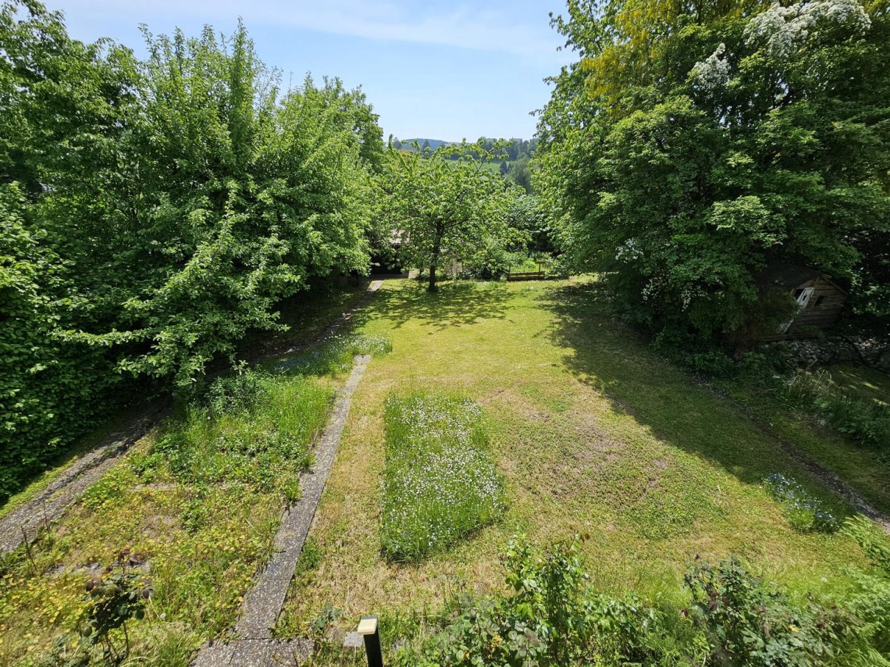 VERKAUFT-Familienparadies mit Weitblick: Ein- bis Zweifamilienhaus mit traumhaftem Garten
