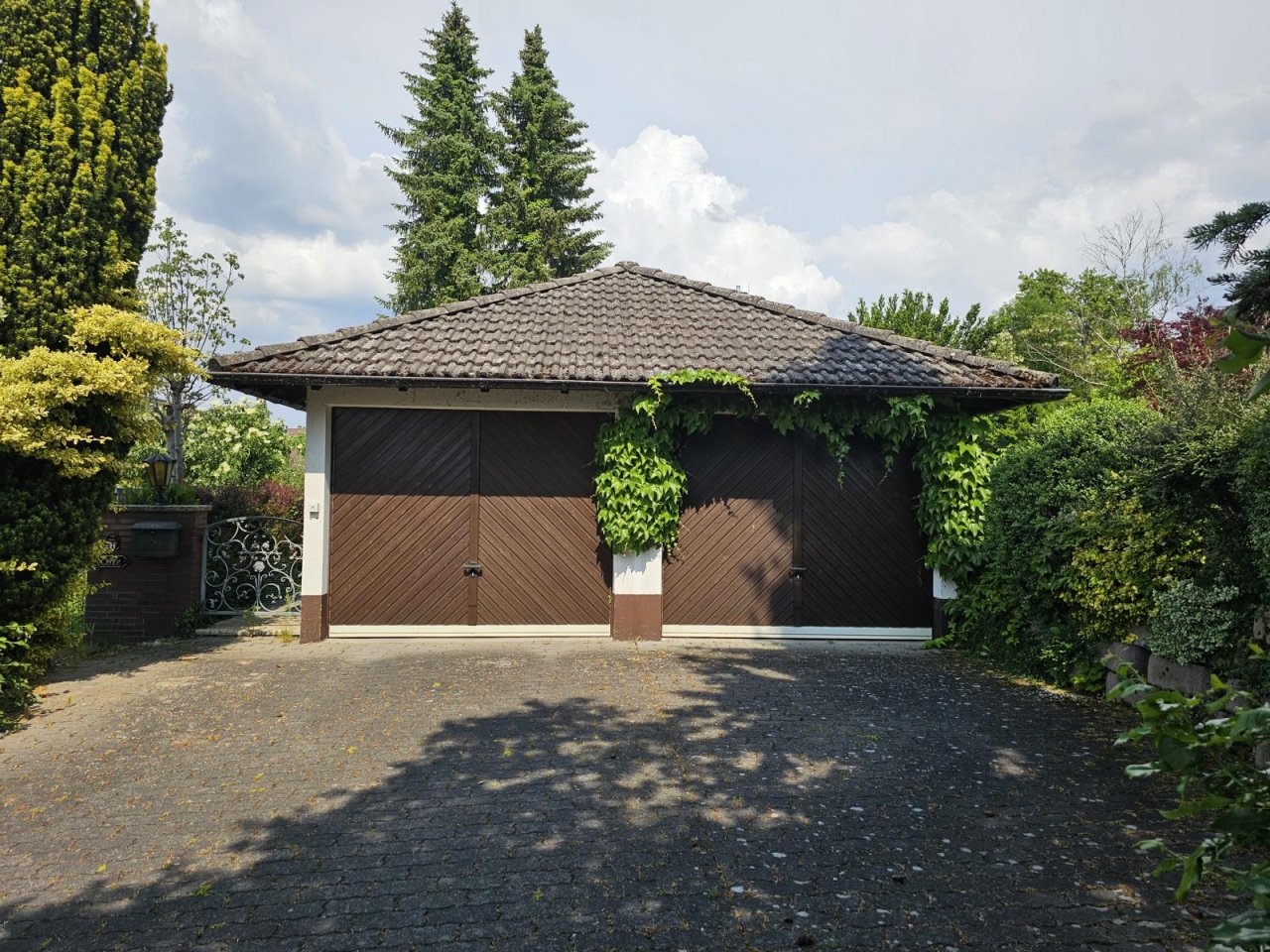 VERKAUFT - IHR Winkelbungalow in Weidach mit traumhaften Garten!