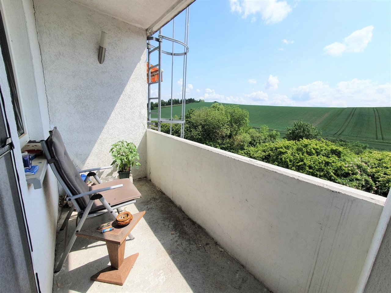 Reserviert - Hübsche kleine 2-Zi.-Wohnung inklusive EBK & Balkon in ruhiger, grüner Wohnlage