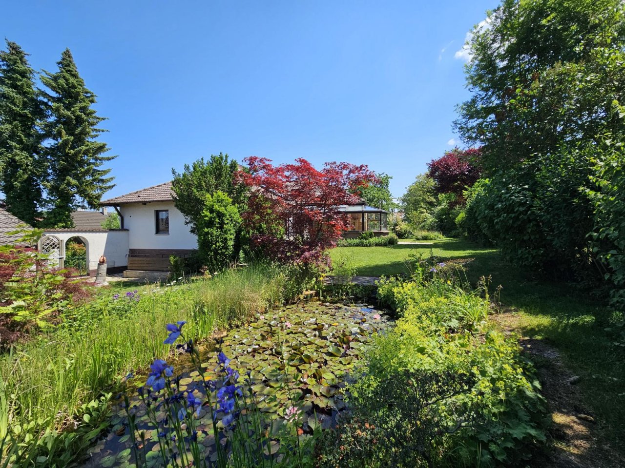 VERKAUFT - IHR Winkelbungalow in Weidach mit traumhaften Garten!