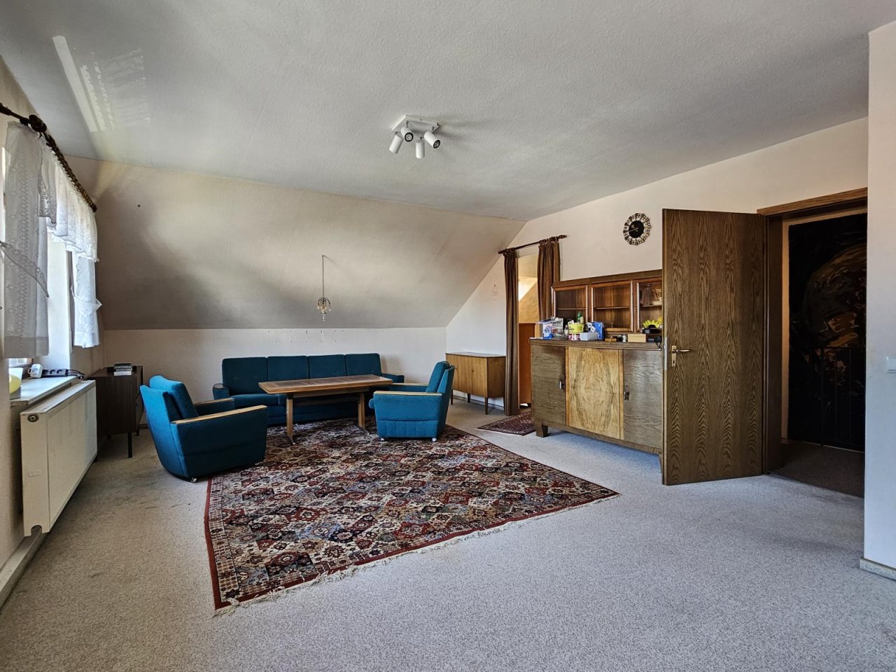 VERKAUFT - Ihr neuer, großzügiger Wohnraum in malerischer Umgebung!