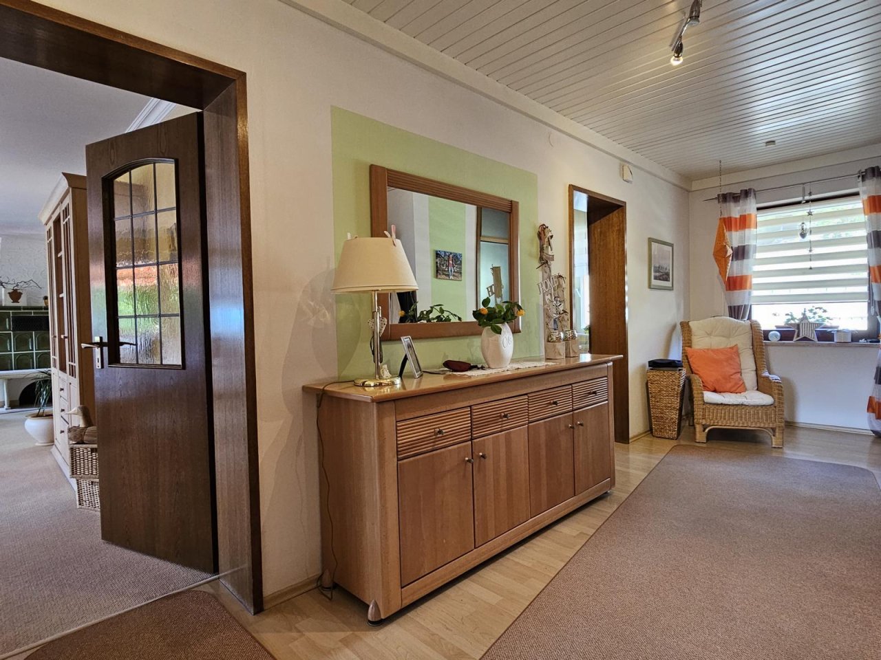 VERKAUFT - Wohnen wie im Urlaub! Eindrucksvolles Anwesen mit Blick und 2 Balkone, Nähe Kronach!