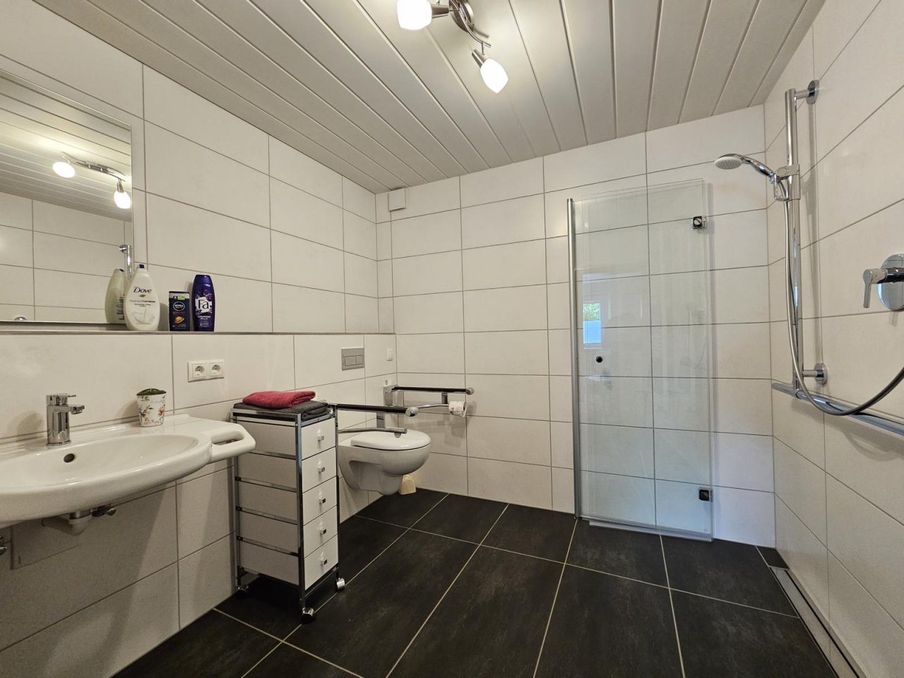 VERKAUFT - Gepflegtes Wohnhaus auf 1.743 m² großem Traumgrundstück in Rödental!