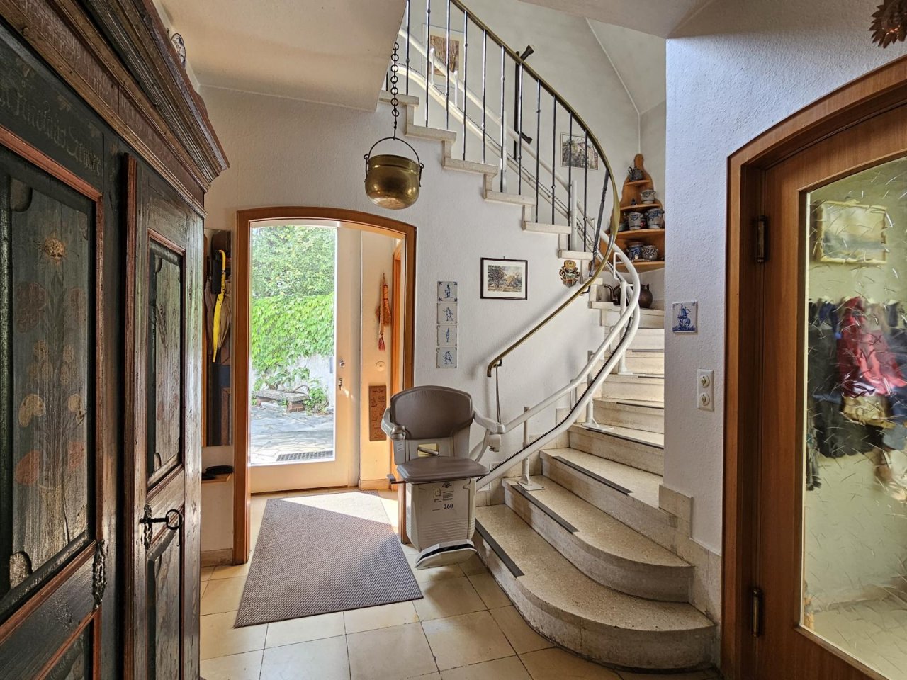 VERKAUFT - Wohnen mit Herz in nostalgischer Arzt-Villa in Edellage von Coburg!