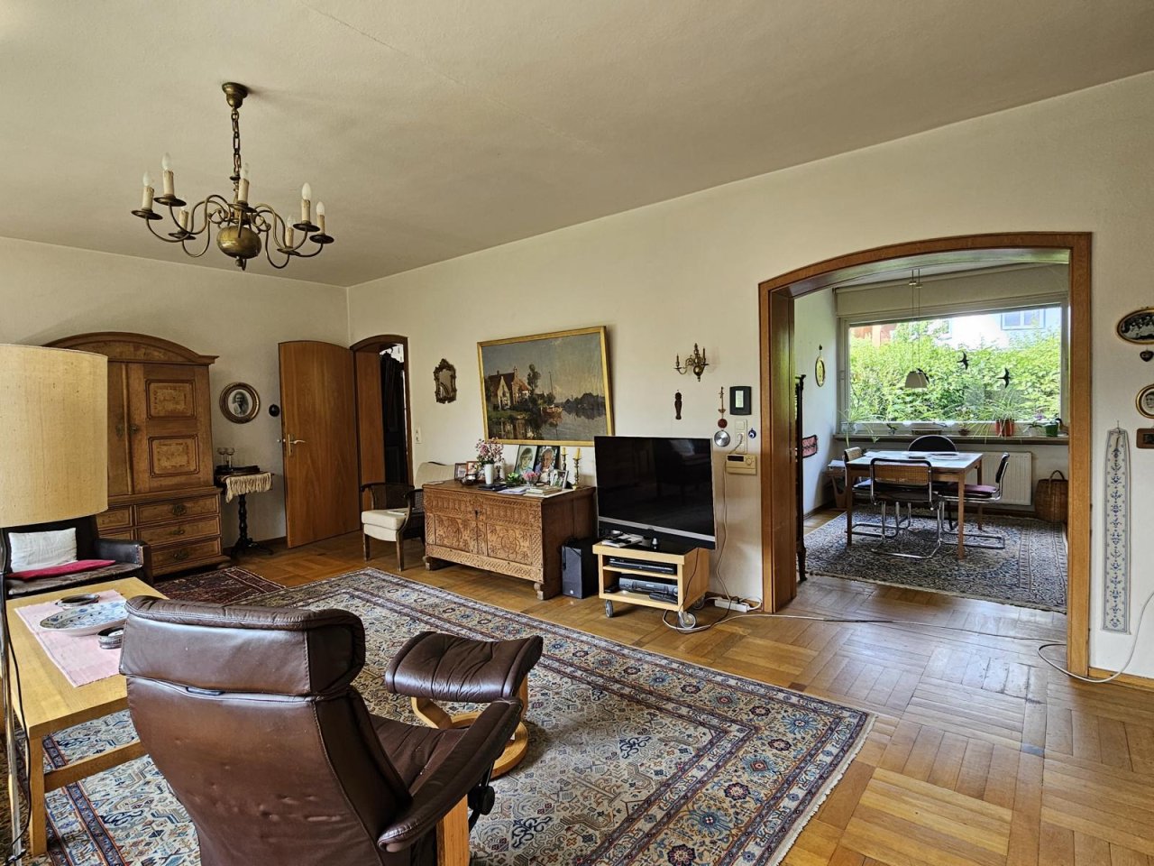 VERKAUFT - Wohnen mit Herz in nostalgischer Arzt-Villa in Edellage von Coburg!