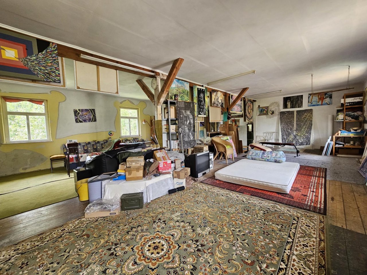 VERKAUFT - Wohnen im Park! Auf 2.086 m² Grund mit altem Baumbestand an idyllischem Bachlauf!