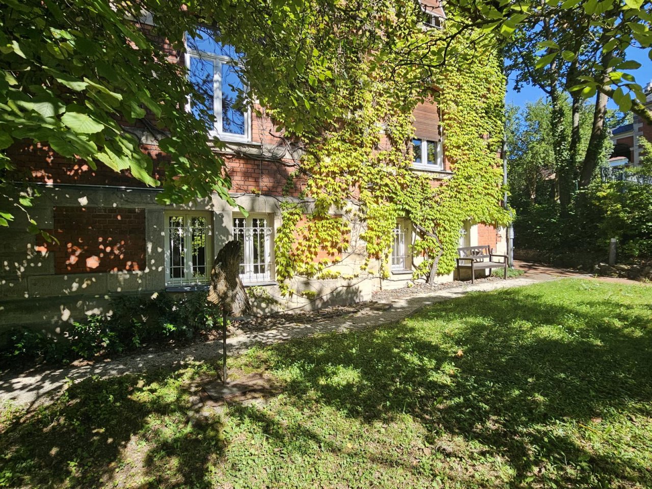 VERKAUFT - Eine Augenweide! Stilvolle Villa am Festungsberg, nur wenige Schritte in die Stadt!
