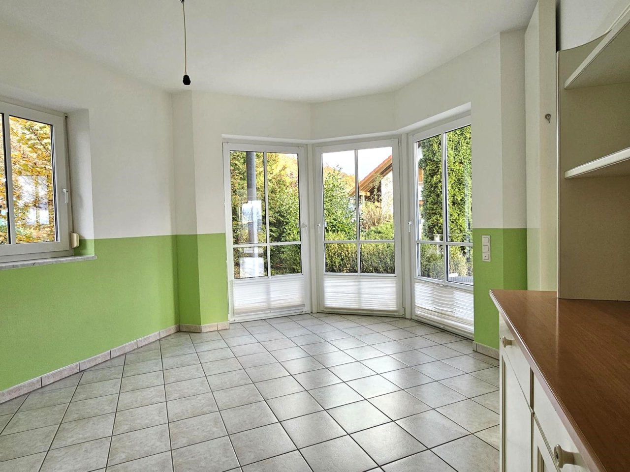 VERKAUFT - Bungalow mit ultimativer Fernsicht in Bestlage von Rödental und 290 m² Wohnfläche!