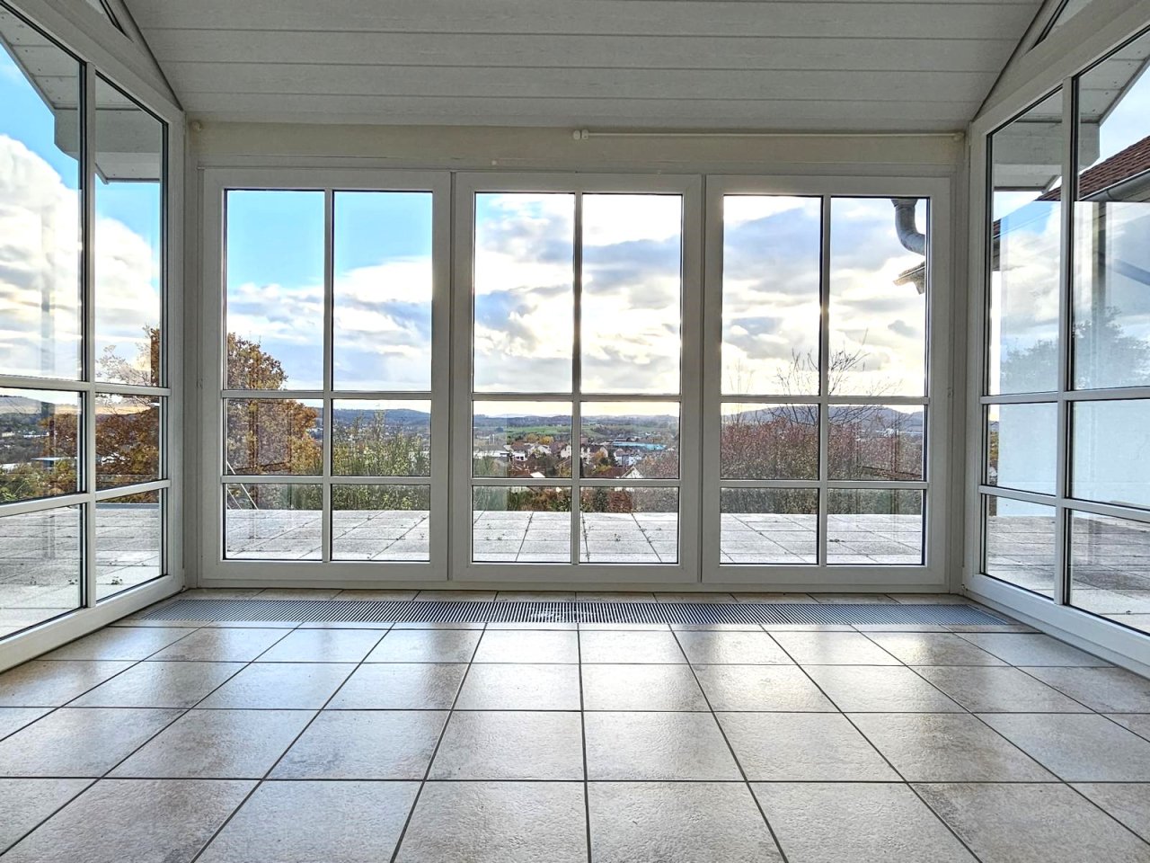 VERKAUFT - Bungalow mit ultimativer Fernsicht in Bestlage von Rödental und 290 m² Wohnfläche!