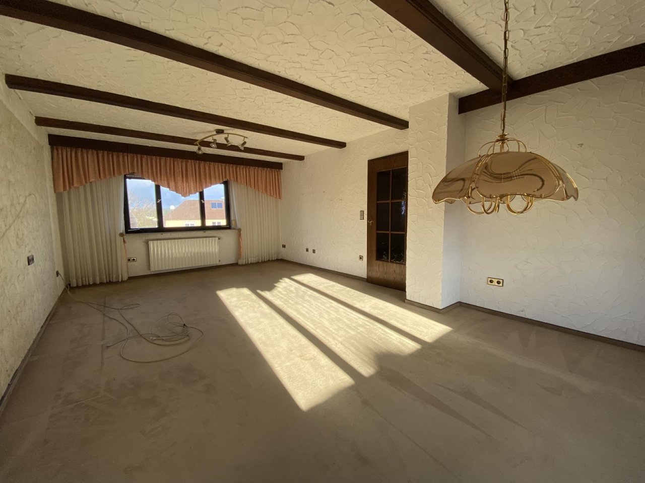 VERKAUFT - Großzügiges Wohnhaus mit viel Potenzial! 