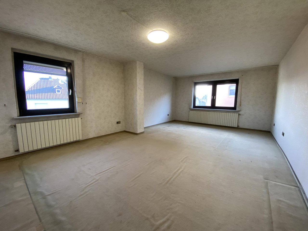 VERKAUFT - Großzügiges Wohnhaus mit viel Potenzial! 