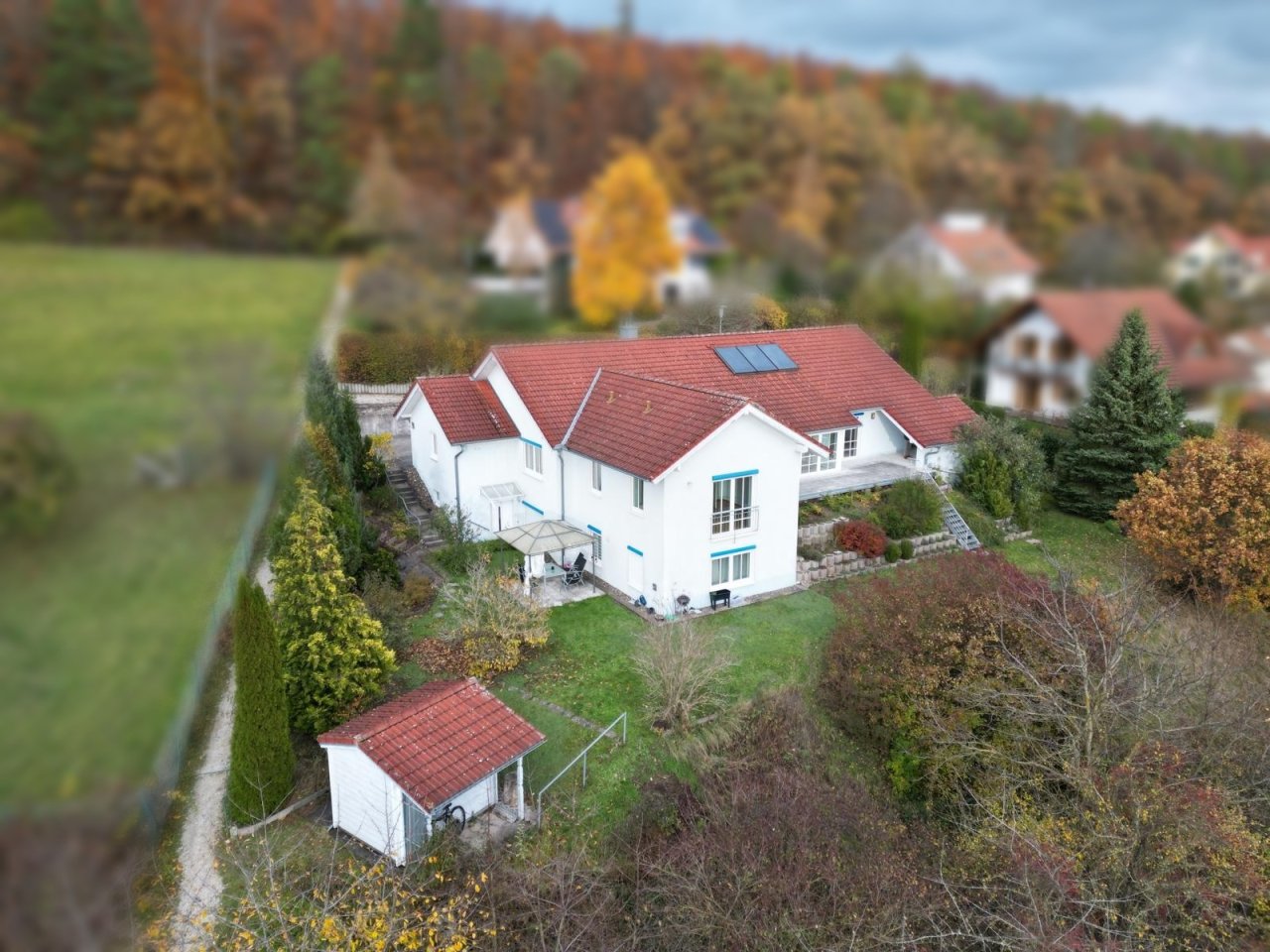 VERKAUFT - Bungalow mit ultimativer Fernsicht in Bestlage von Rödental und 290 m² Wohnfläche!