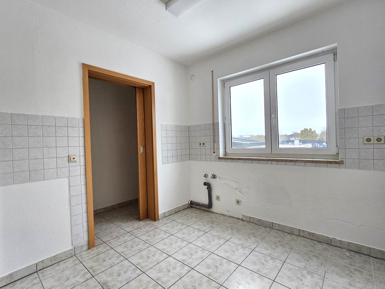 VERKAUFT - Lichtdurchflutete 3-Zimmer-Wohnung mit Balkon, Fahrstuhl & TG-Stellplatz!