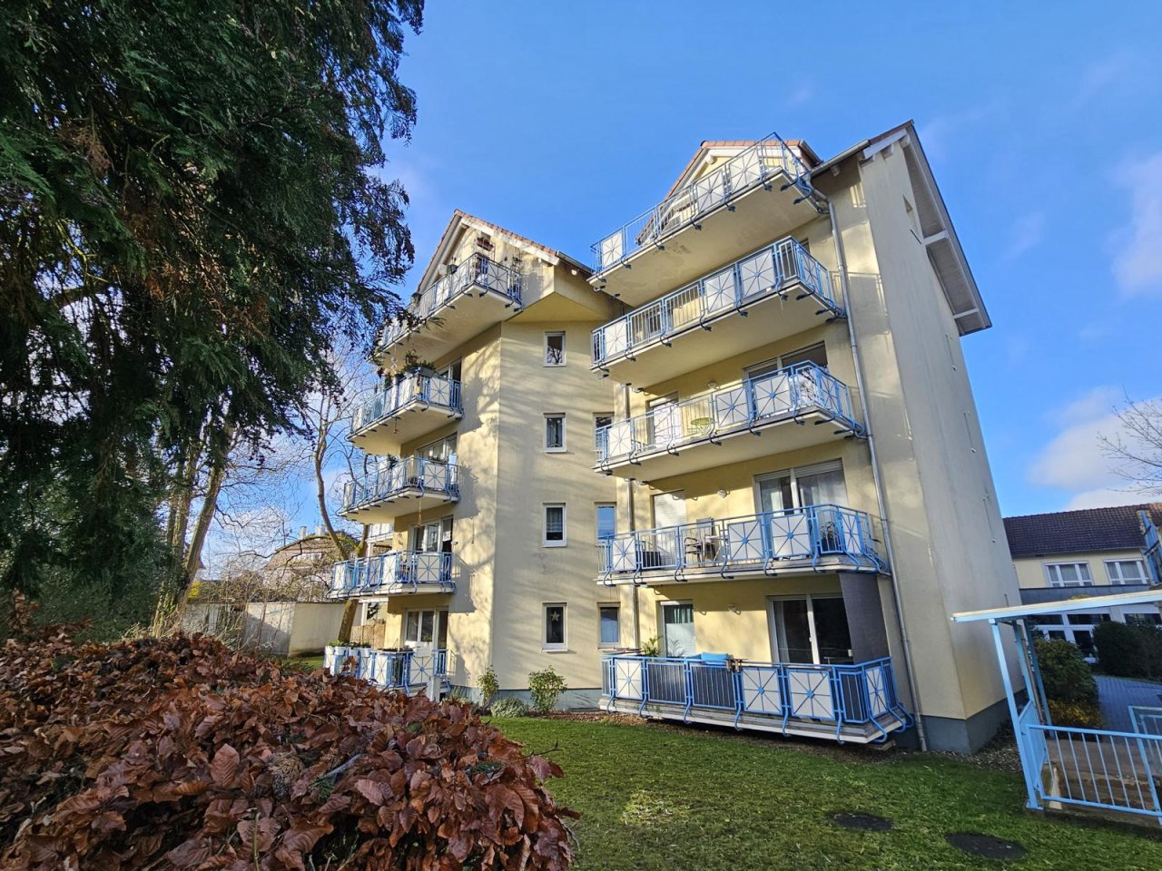 VERKAUFT - Lichtdurchflutete 3-Zimmer-Wohnung mit Balkon, Fahrstuhl & TG-Stellplatz!