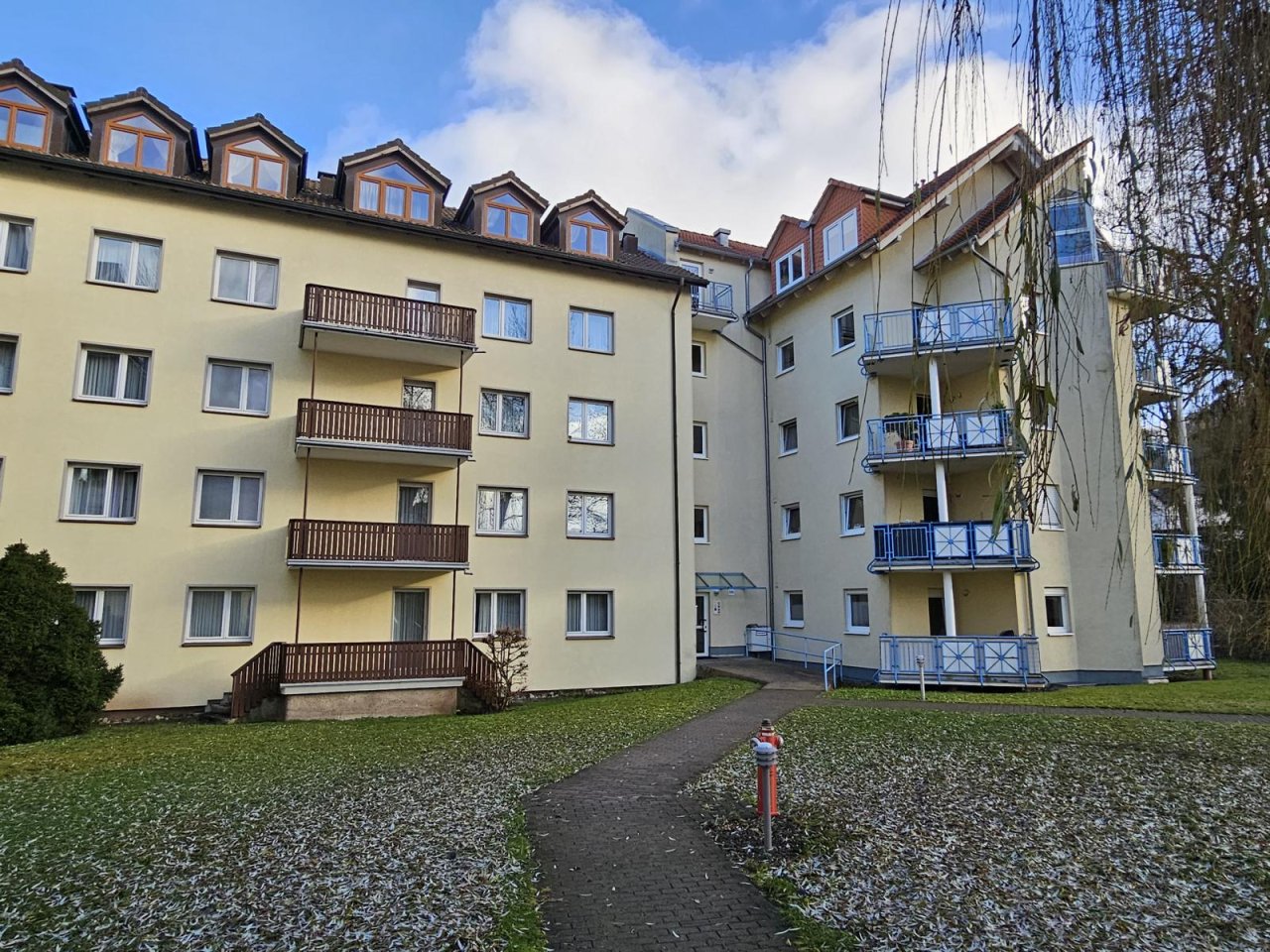 VERKAUFT - Lichtdurchflutete 3-Zimmer-Wohnung mit Balkon, Fahrstuhl & TG-Stellplatz!