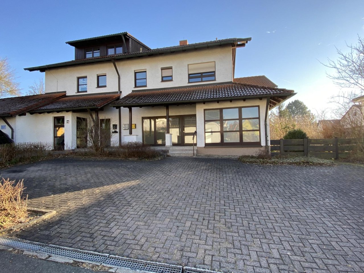 VERKAUFT - Barrierefreie Erdgeschosswohnung mit Hauscharakter in Lautertal!