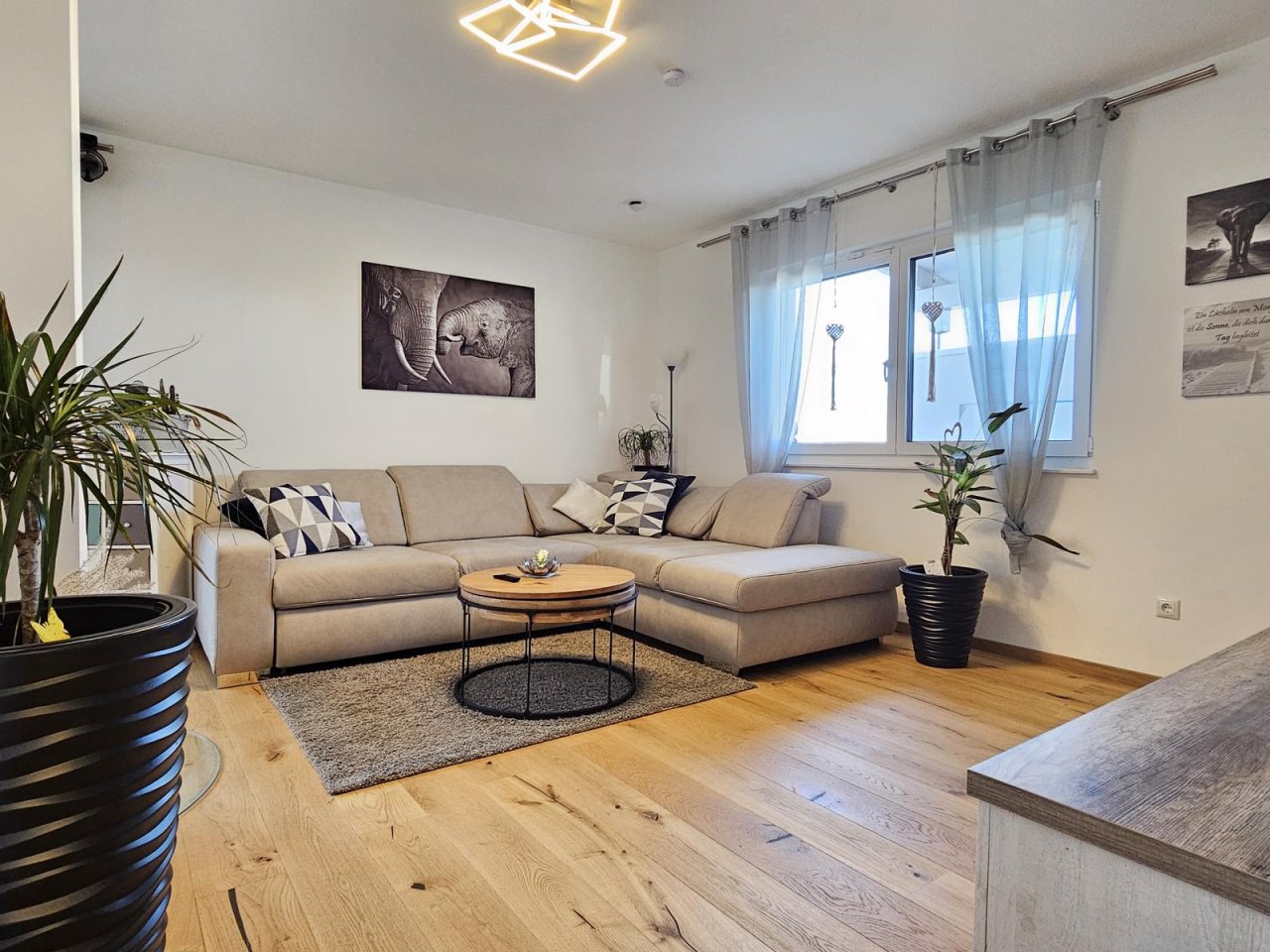 VERKAUFT - Ihr hochwertig & individueller Neubau steht bereit für Sie!