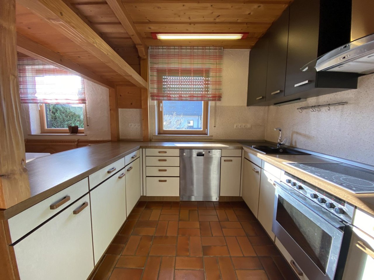 VERKAUFT - Ein Haus wie es sein sollte! Gepflegt, ruhig gelegen, mit Wintergarten! Nähe Coburg!