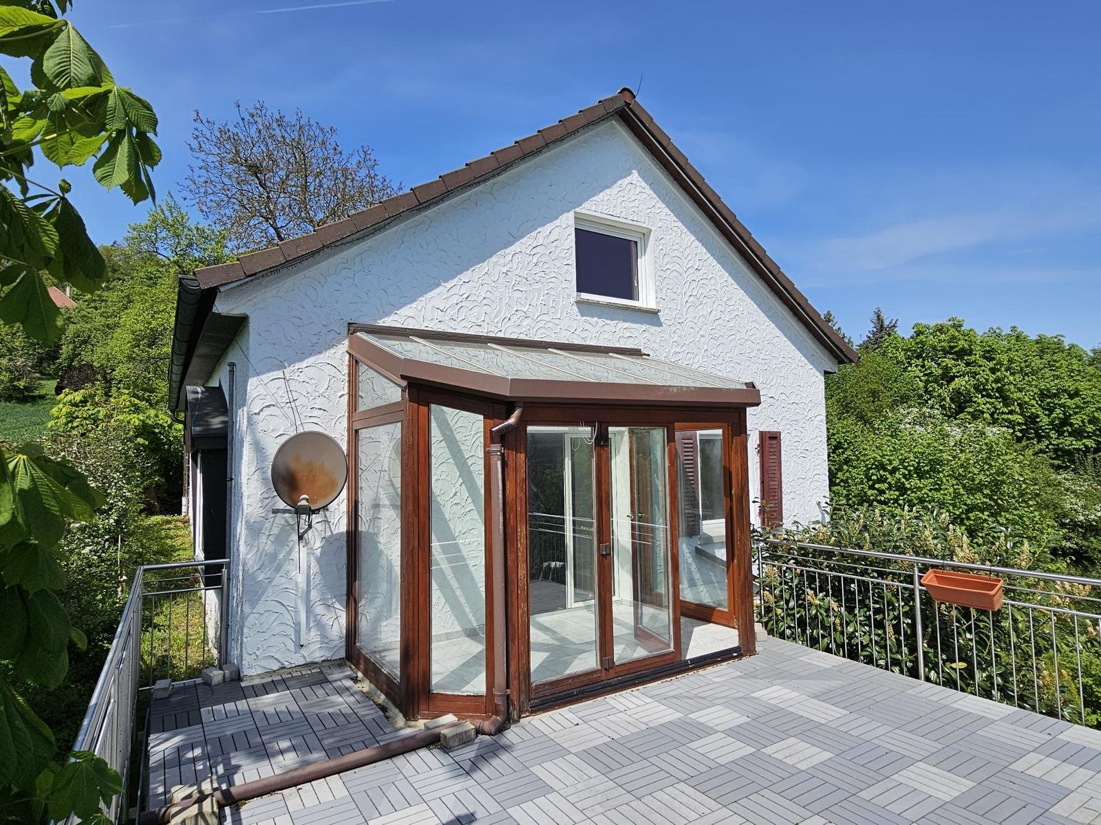 VERKAUFT - Alleinlage am Stadtrand von Coburg! Auf 2.031 m² großem Grundstück!