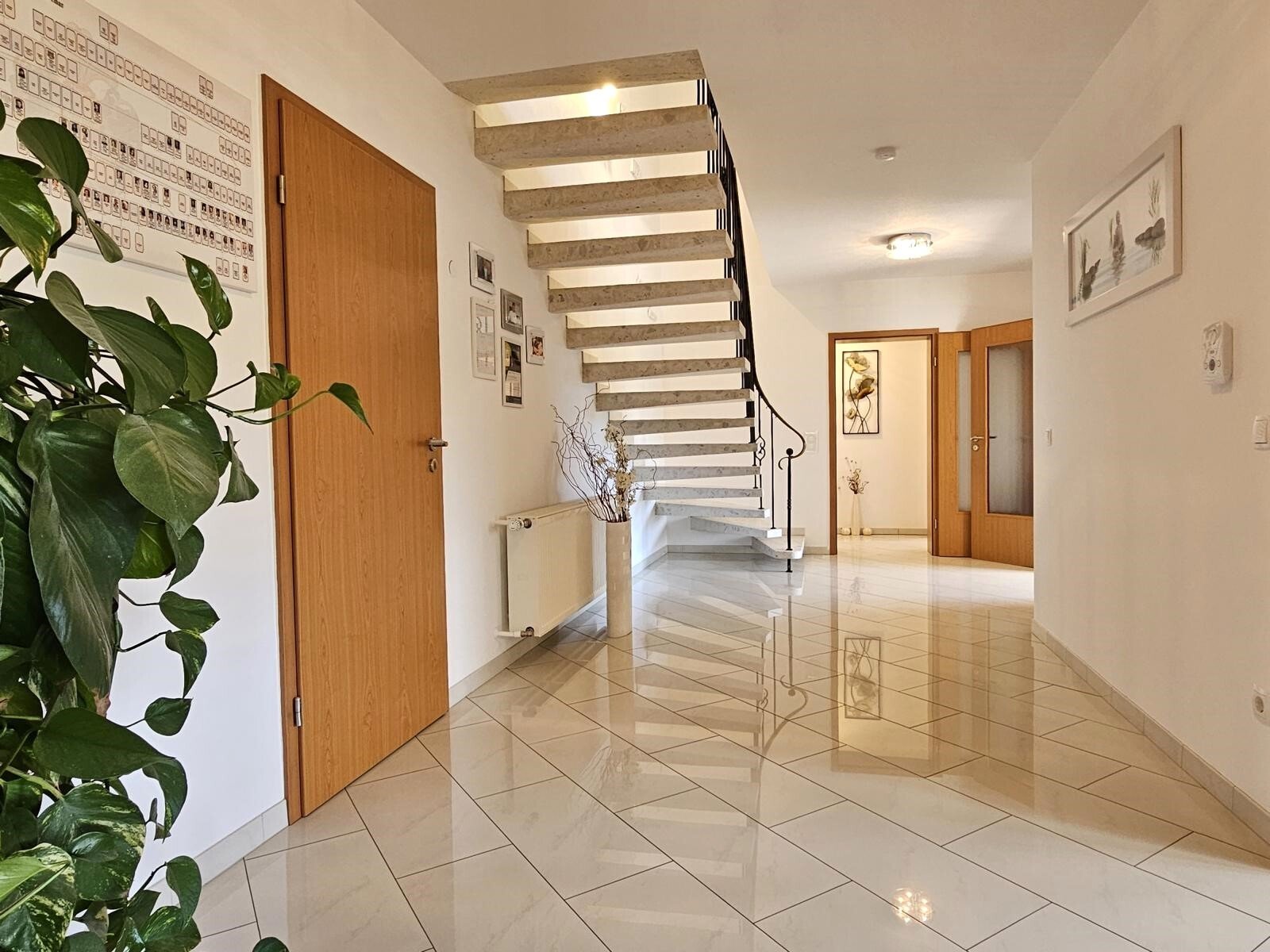 Modernisiertes Leben am Waldrand mit grandiosem Fernblick über Rödental!