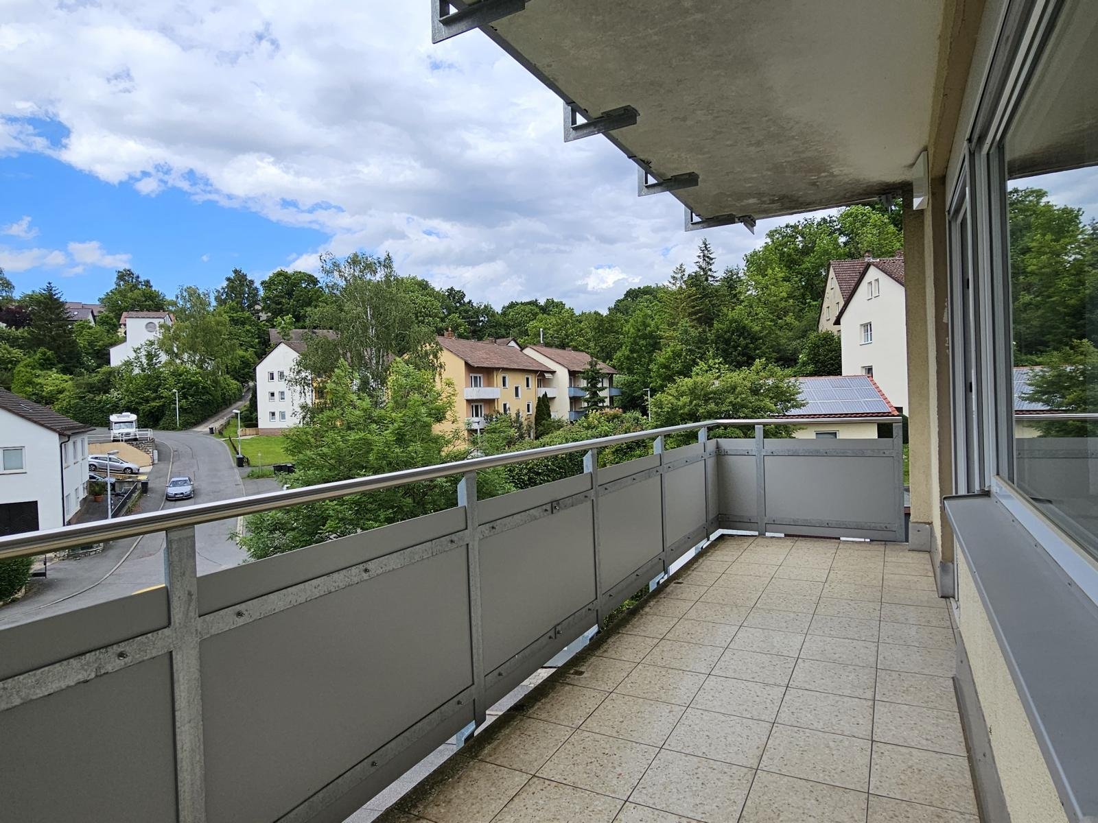 VERKAUFT - Gepflegte 2 Zi.-Eigentumswohnung mit Balkon u. Garage in ruhiger Lage von Coburg-Süd!