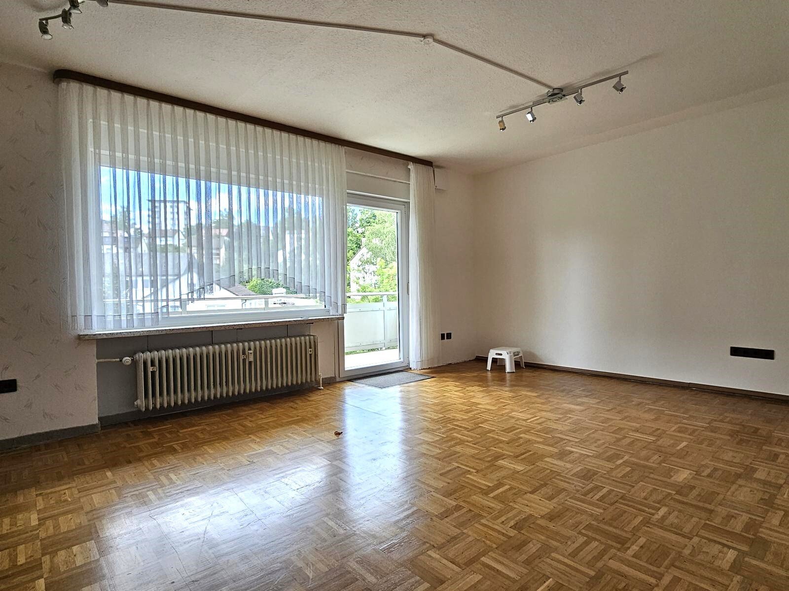 VERKAUFT - Gepflegte 2 Zi.-Eigentumswohnung mit Balkon u. Garage in ruhiger Lage von Coburg-Süd!