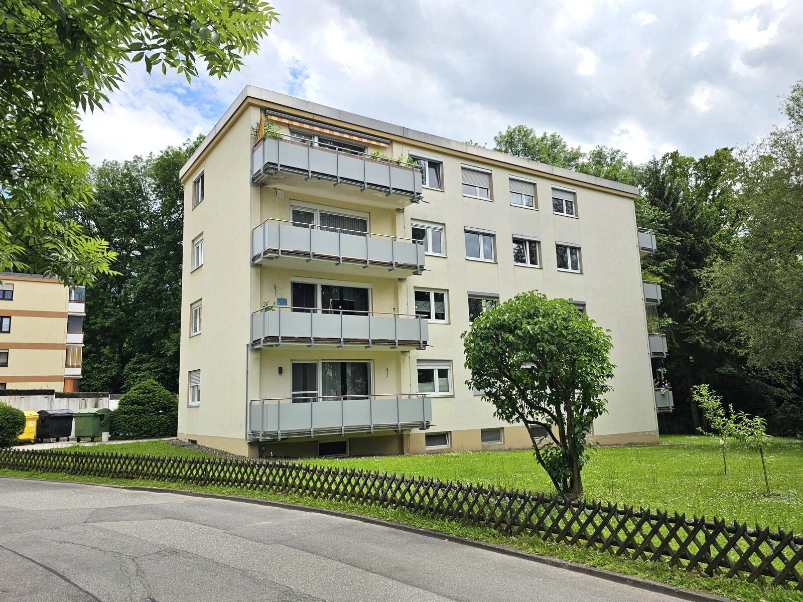 VERKAUFT - Gepflegte 2 Zi.-Eigentumswohnung mit Balkon u. Garage in ruhiger Lage von Coburg-Süd!