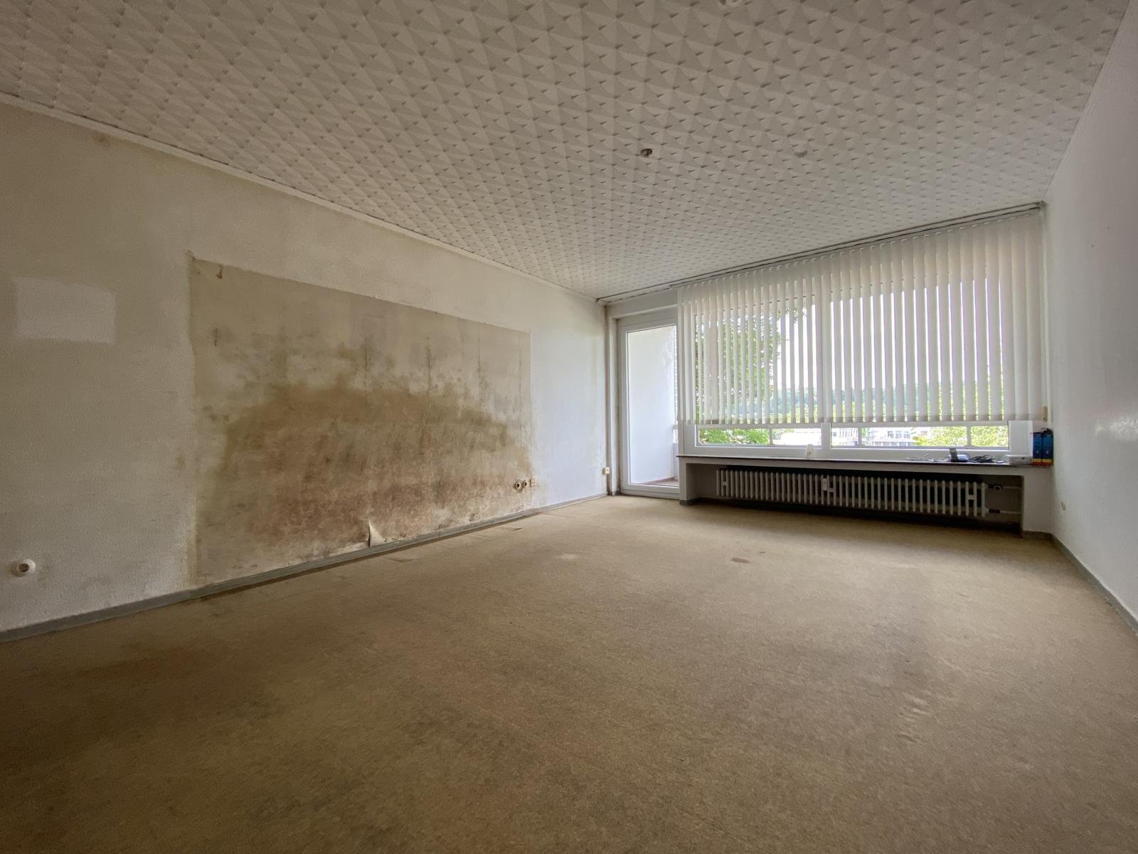 VERKAUFT-Modernisierungsbedürftiges Apartment in Coburg!