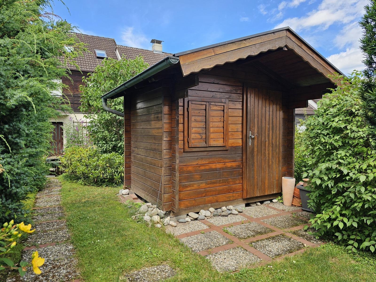 VERKAUFT-Einziehen und wohlfühlen - modernes Reihenhaus in bevorzugter Stadtlage!