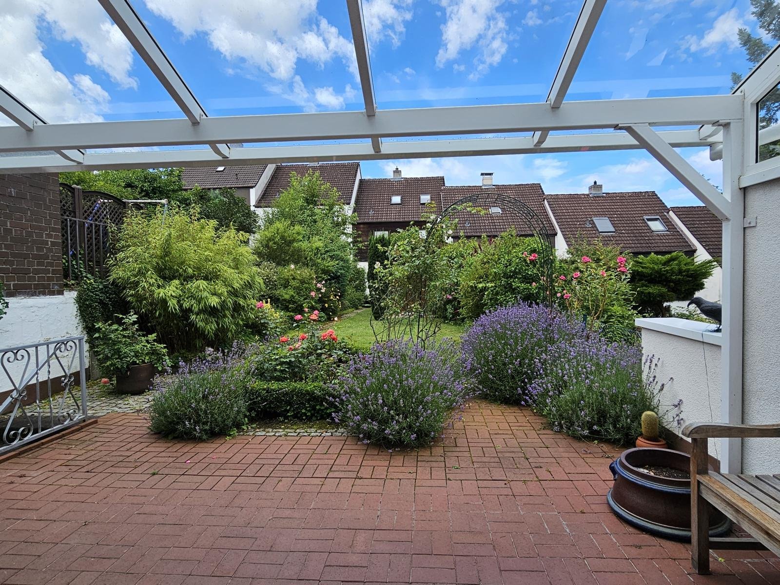 VERKAUFT-Einziehen und wohlfühlen - modernes Reihenhaus in bevorzugter Stadtlage!