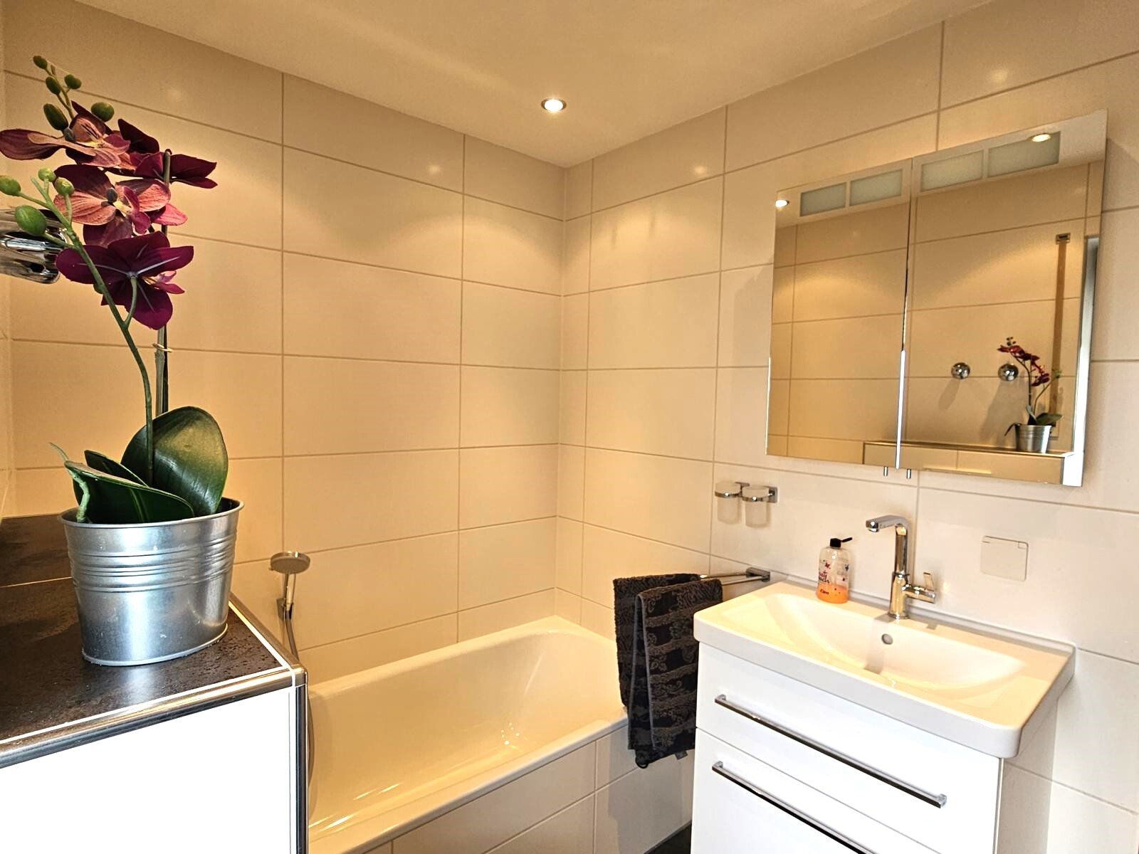 VERKAUFT-Einziehen und wohlfühlen - modernes Reihenhaus in bevorzugter Stadtlage!