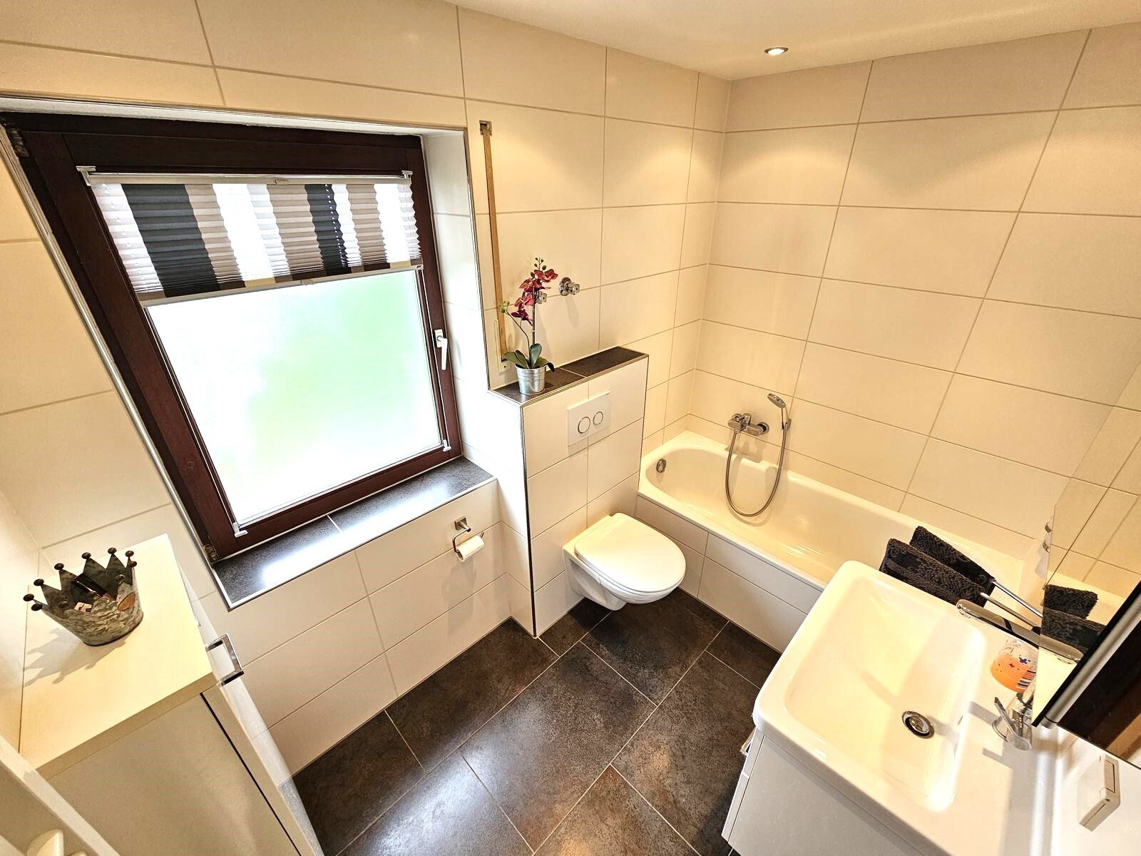 VERKAUFT-Einziehen und wohlfühlen - modernes Reihenhaus in bevorzugter Stadtlage!