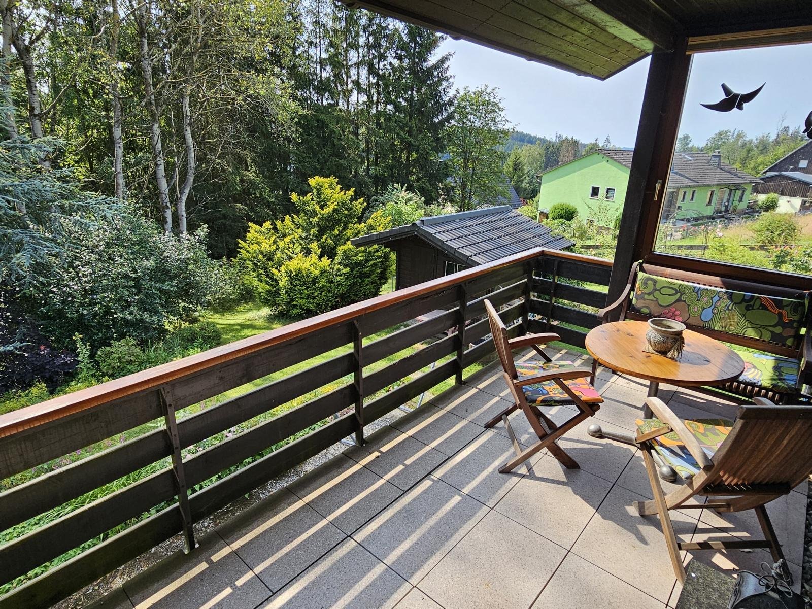 VERKAUFT - Eine traumhafte Idylle für Individualisten! 100 Rosenstöcke und schnelles Internet!