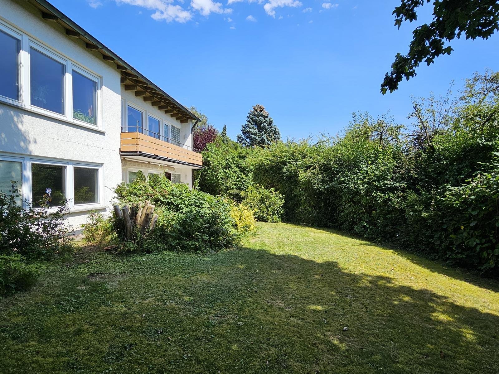 VERKAUFT - Wohnen mit Blick! Im Grünen, herrlich eingewachsen in guter Lage von Coburg!