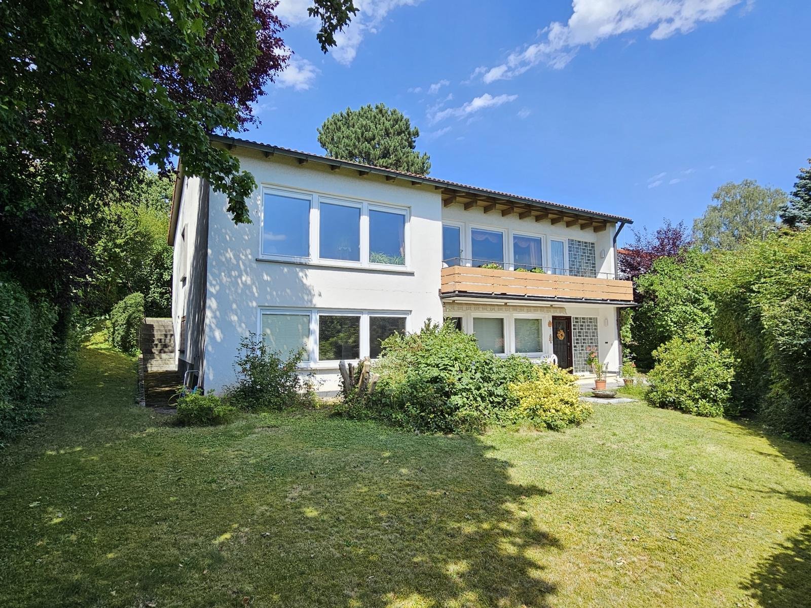 VERKAUFT - Wohnen mit Blick! Im Grünen, herrlich eingewachsen in guter Lage von Coburg!