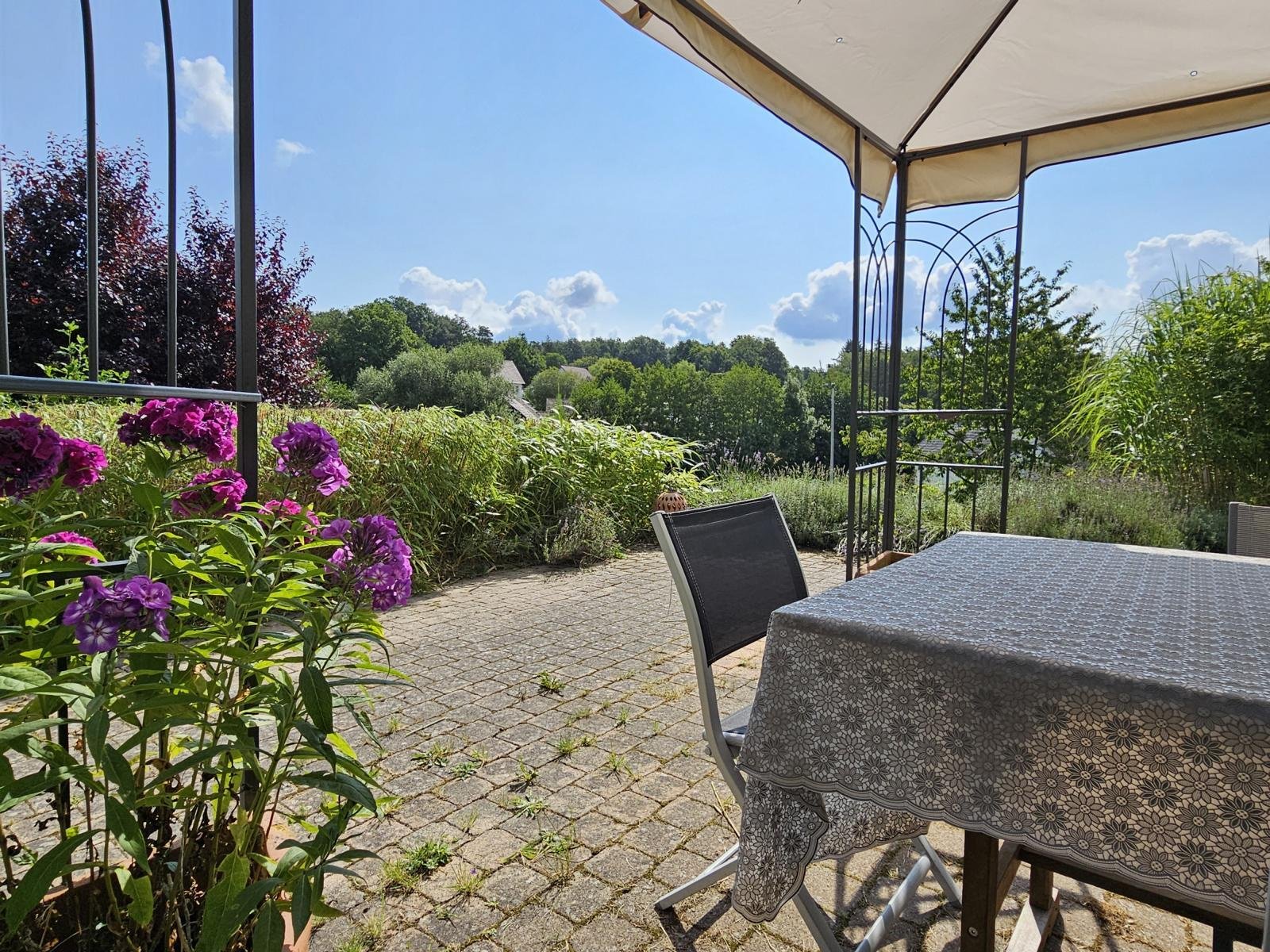 VERKAUFT - Wohnen mit Charme und Flair auf einem 2.250 m² großen Grundstück, inkl. Top-Bauplatz!